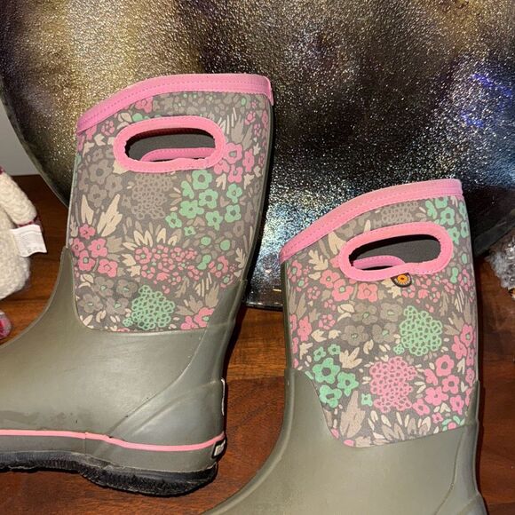 Bogs Girls Winter Boots - Picture 7 of 11